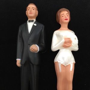 Hartland Plastics Bride & Groom Cake Toppers